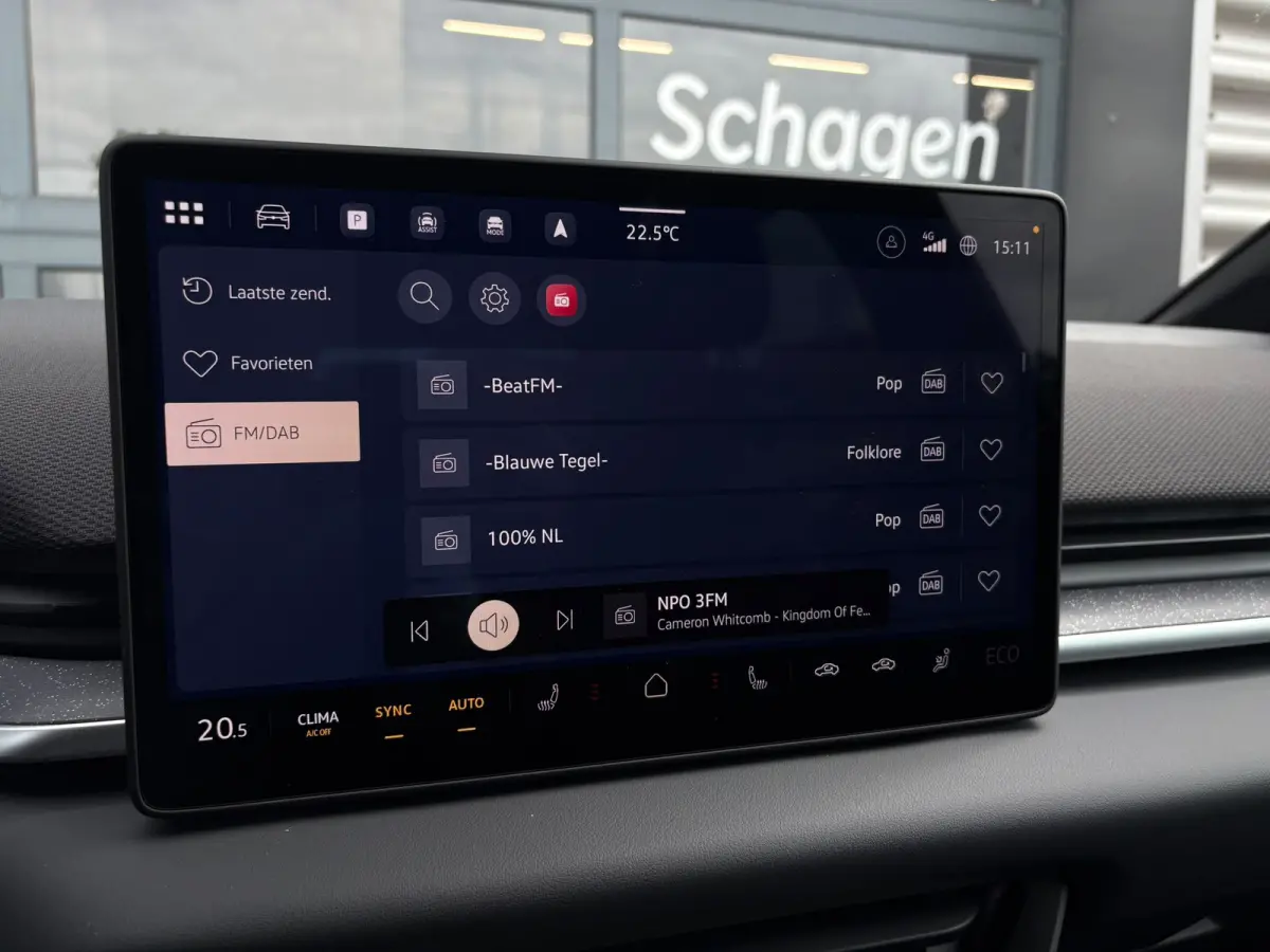 Life | Airconditioning automatisch, 2-zone (Climatronic) | Automatische afstandsregeling (Adaptive Cruise Control) | Buitenspiegels elektrisch instel-, verwarm- en inklapbaar
