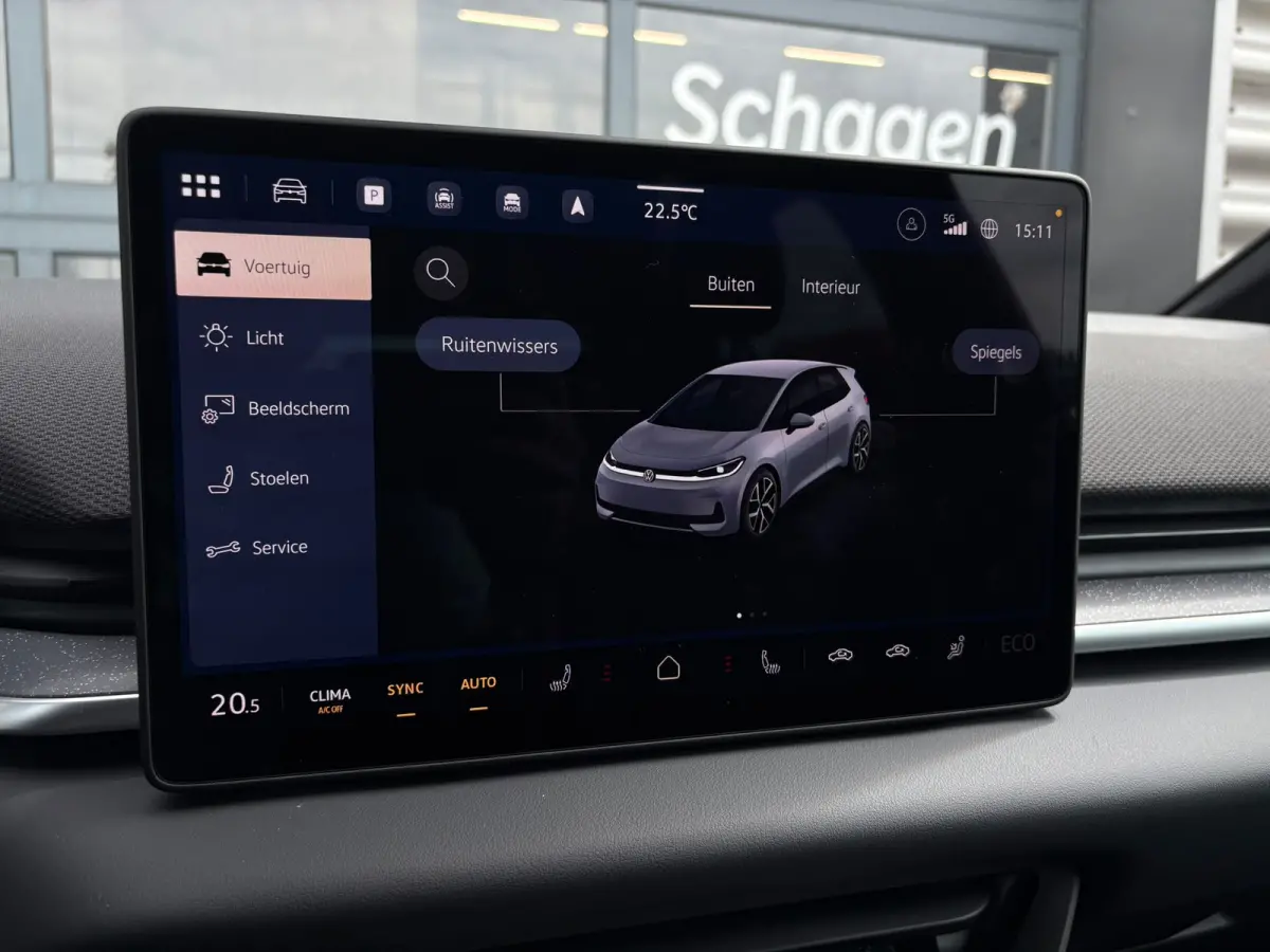 Life | Airconditioning automatisch, 2-zone (Climatronic) | Automatische afstandsregeling (Adaptive Cruise Control) | Buitenspiegels elektrisch instel-, verwarm- en inklapbaar