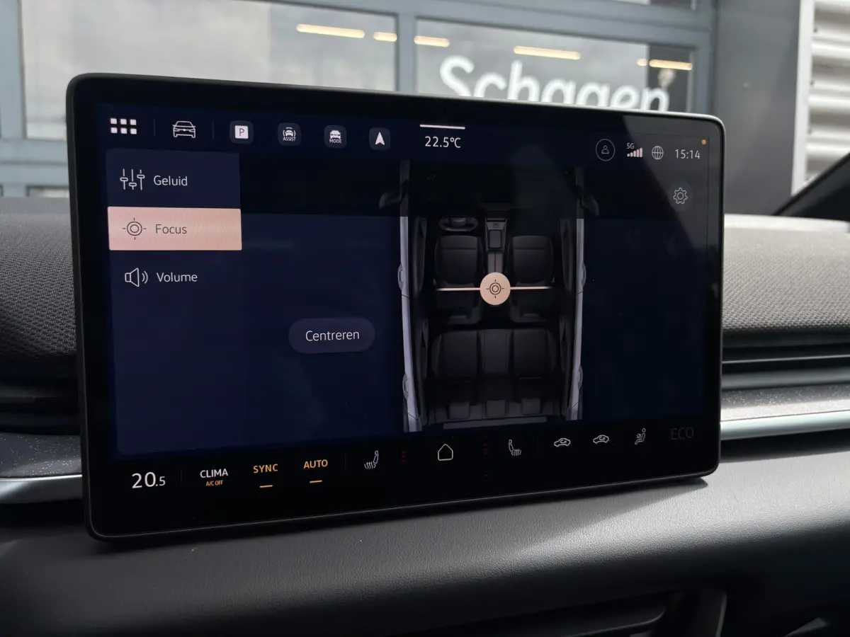 Life | Airconditioning automatisch, 2-zone (Climatronic) | Automatische afstandsregeling (Adaptive Cruise Control) | Buitenspiegels elektrisch instel-, verwarm- en inklapbaar