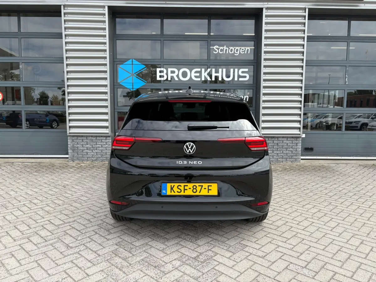 Life | Airconditioning automatisch, 2-zone (Climatronic) | Automatische afstandsregeling (Adaptive Cruise Control) | Buitenspiegels elektrisch instel-, verwarm- en inklapbaar