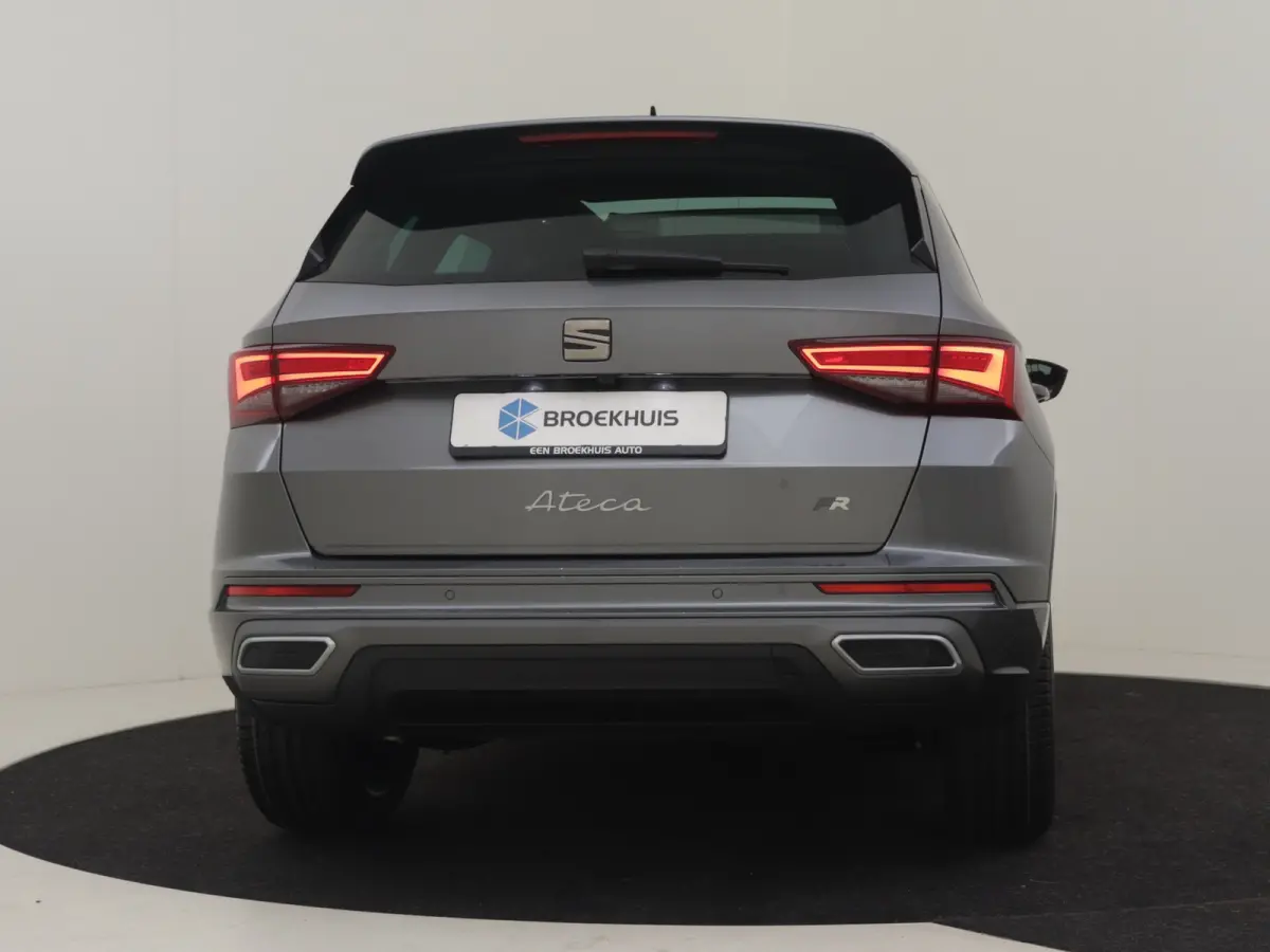 FR Business Intense | Achteruitrijcamera | Airconditioning automatisch met 2-zone-temperatuurregeling | Centrale vergr. met afstandsbediening en Keyless Entry&Go