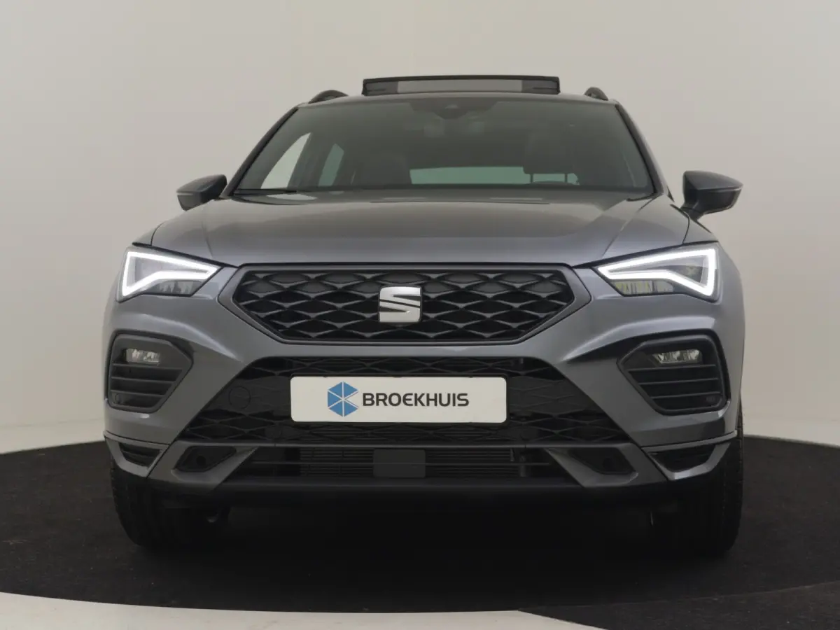 FR Business Intense | Achteruitrijcamera | Airconditioning automatisch met 2-zone-temperatuurregeling | Centrale vergr. met afstandsbediening en Keyless Entry&Go