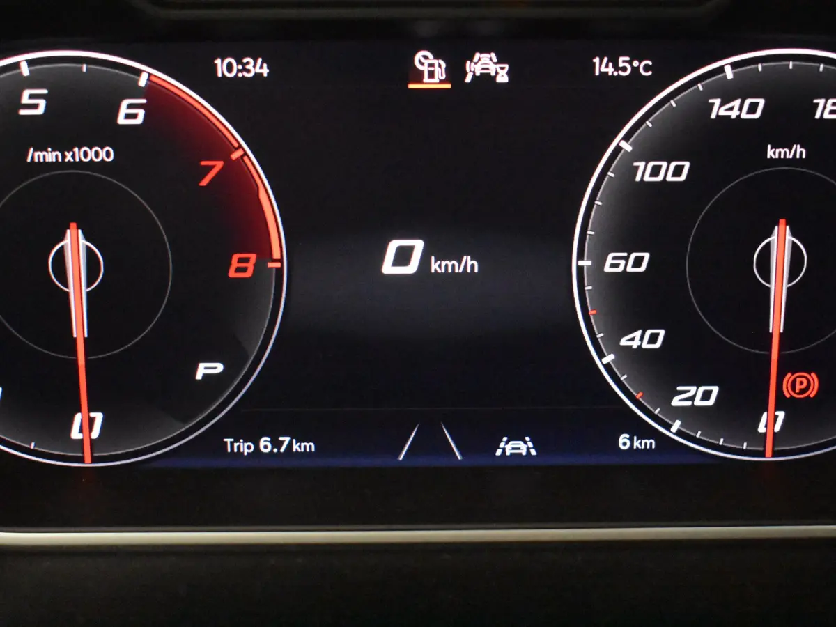 FR Business Intense | Achteruitrijcamera | Airconditioning automatisch met 2-zone-temperatuurregeling | Centrale vergr. met afstandsbediening en Keyless Entry&Go