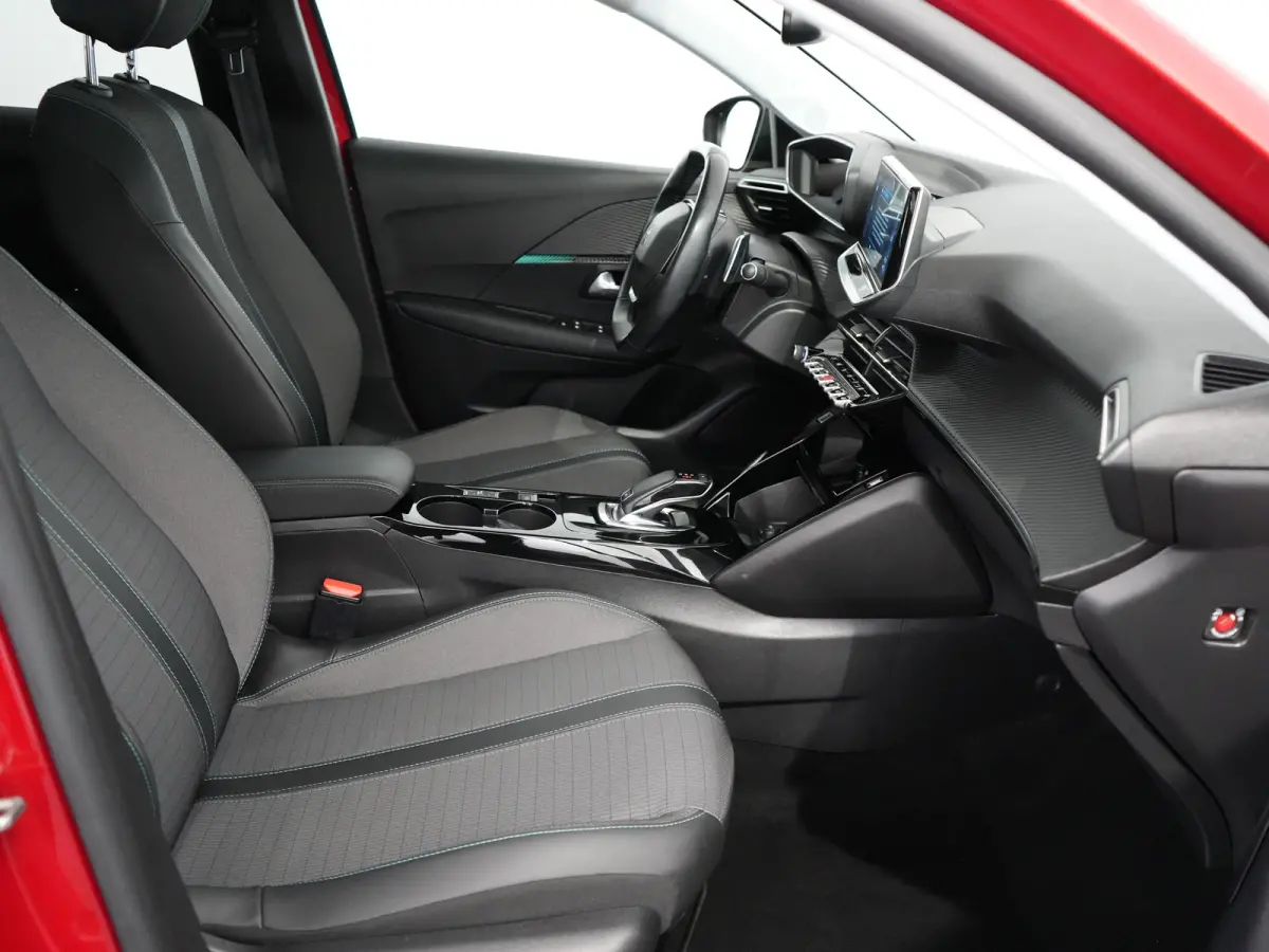 1.2 PureTech Allure | Panorama dak | Cruise | PDC V+A | Carplay | Navi | Camera |