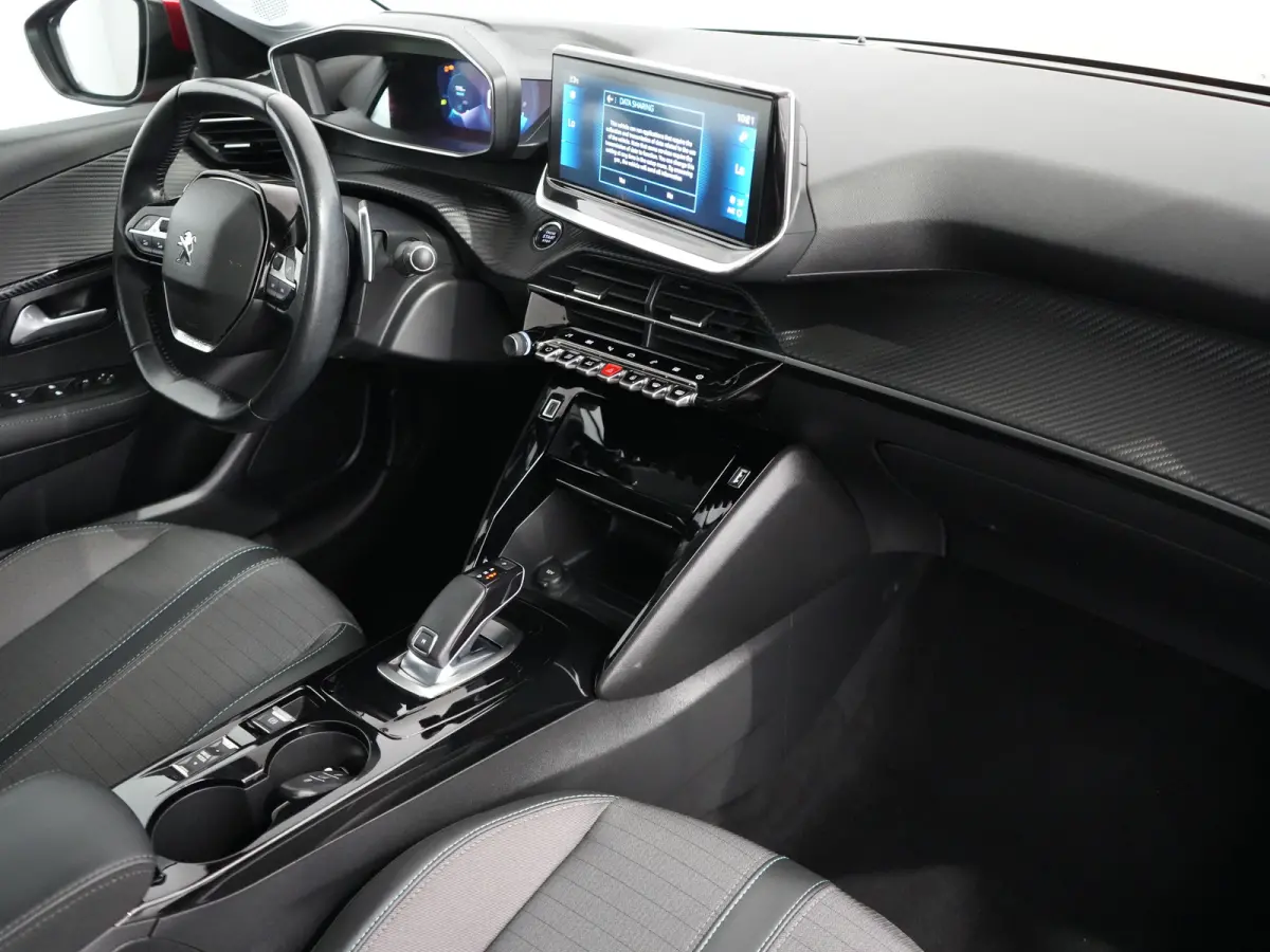 1.2 PureTech Allure | Panorama dak | Cruise | PDC V+A | Carplay | Navi | Camera |