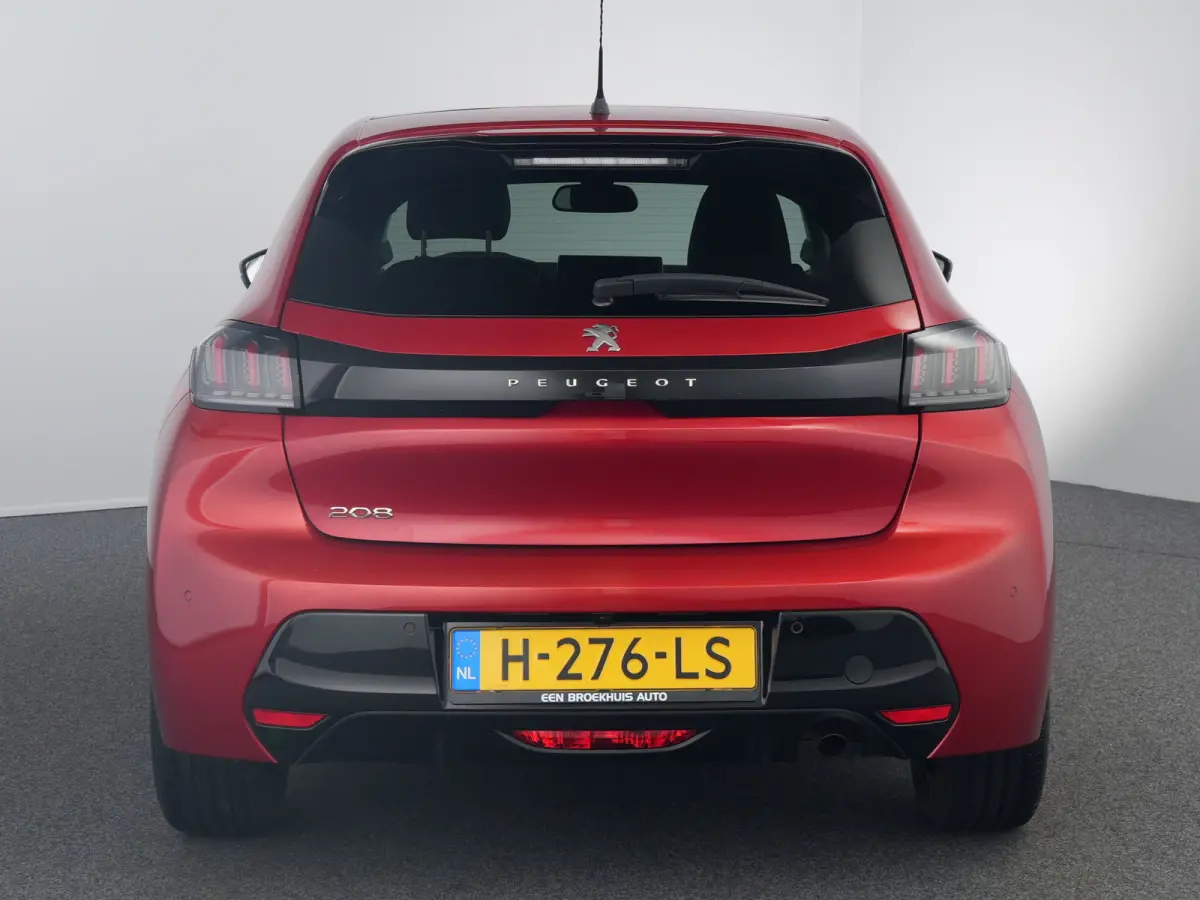 1.2 PureTech Allure | Panorama dak | Cruise | PDC V+A | Carplay | Navi | Camera |