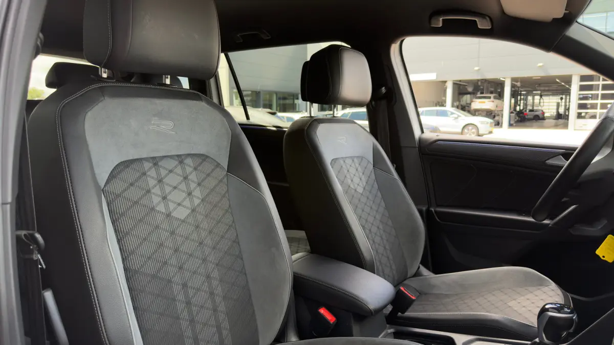 1.5TSI DSG R-Line 7st | Camera | Apple Carplay | Blackline | | Camera | Navigatie | Apple Carplay |