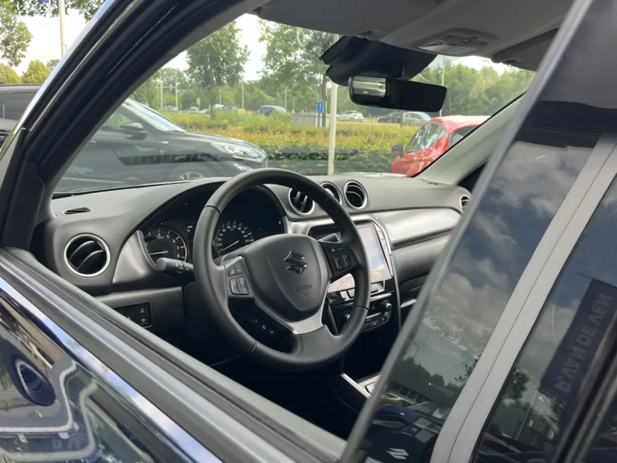 1.4 Boosterjet Smart Hybrid AllGrip Select Automaat | In meerdere kleuren uit voorraad leverbaar | Adapt. Cruise | Camera | Dodehoek | Rijstrook | Stoelverwarming | etc. etc.