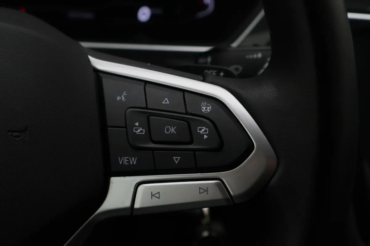 1.4 TSI DSG Plug-in Hybrid Life Virtual Cockpit, ACC, Camera, Apple CarPlay, PDC, Stoelverwarming, 17”
