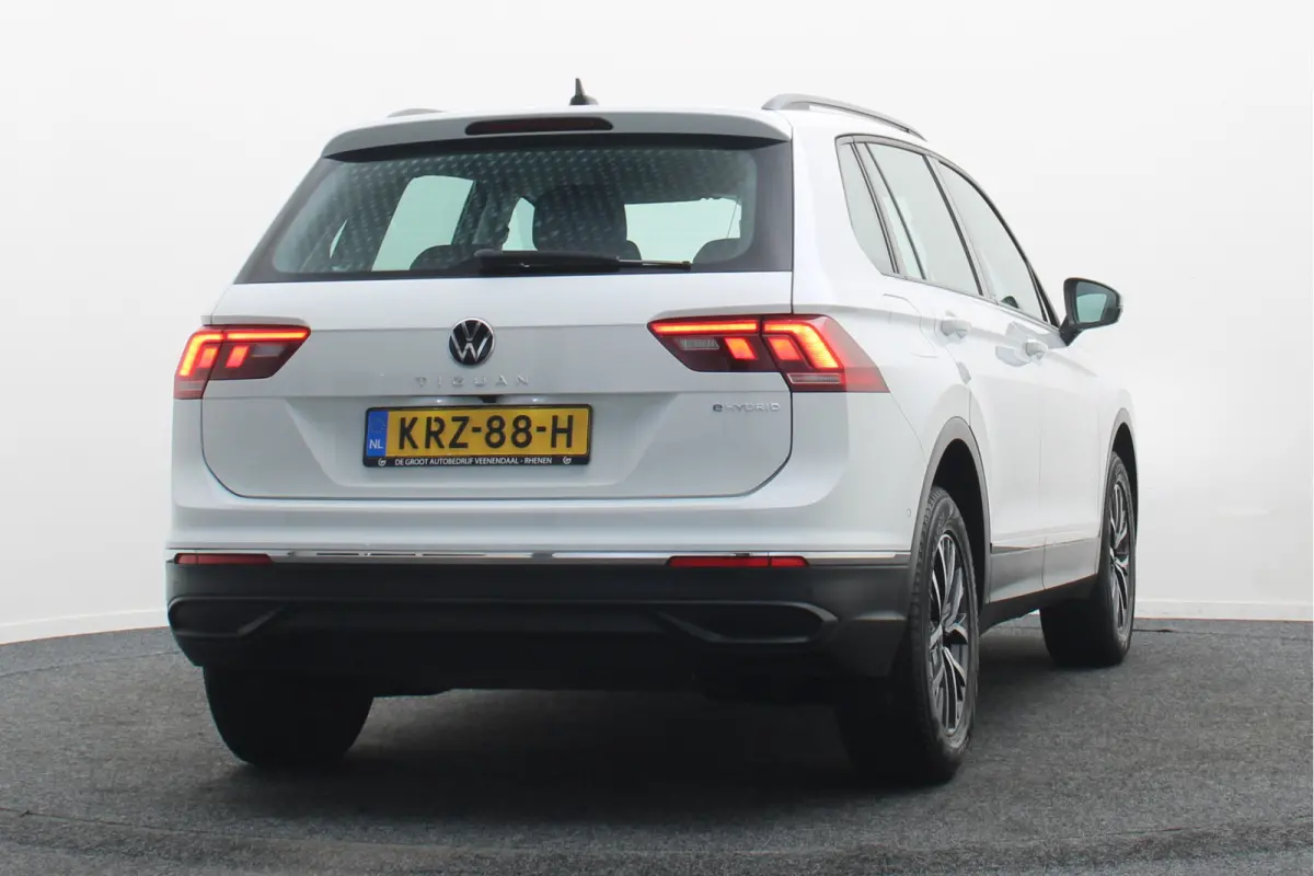 1.4 TSI DSG Plug-in Hybrid Life Virtual Cockpit, ACC, Camera, Apple CarPlay, PDC, Stoelverwarming, 17”