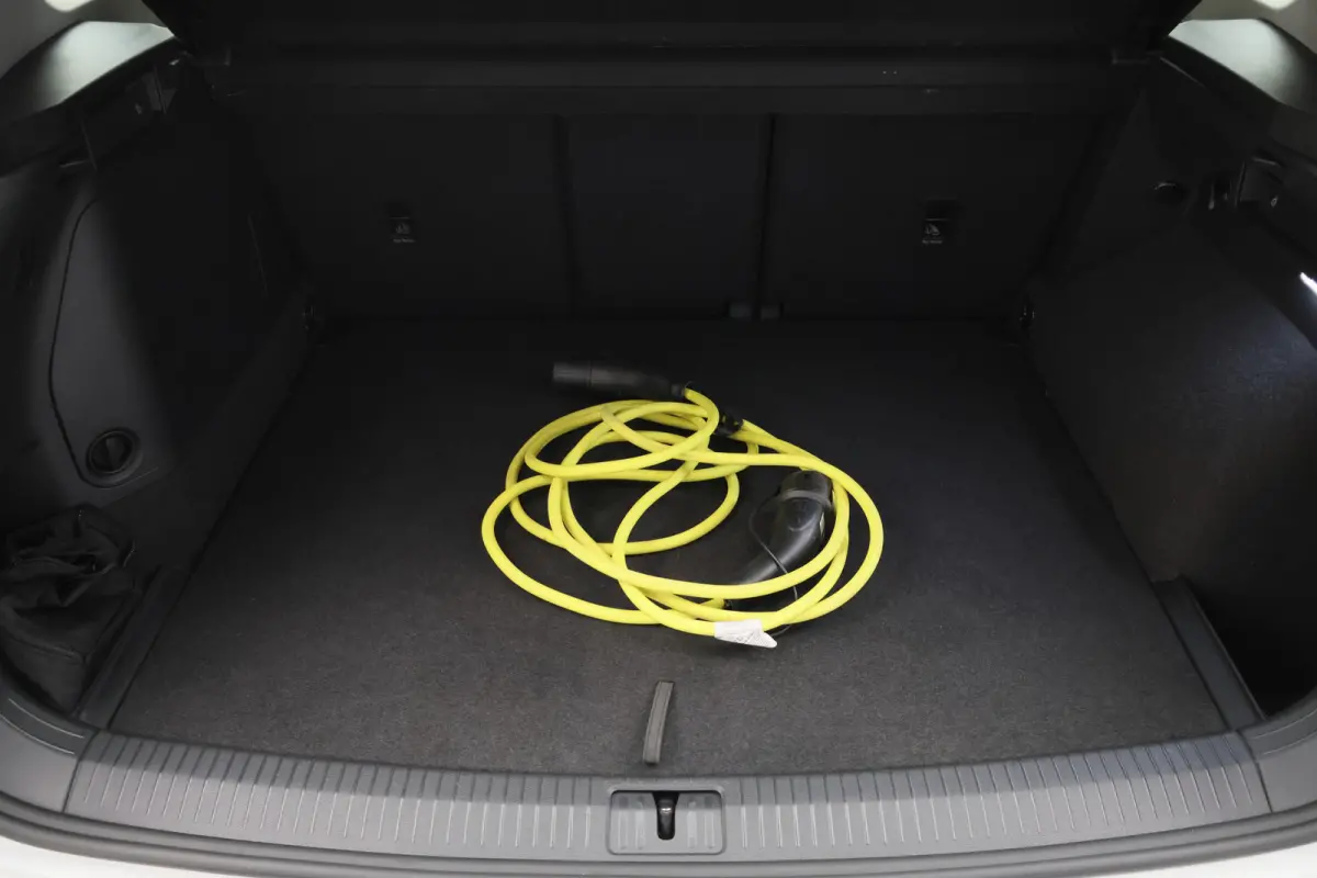1.4 TSI DSG Plug-in Hybrid Life Virtual Cockpit, ACC, Camera, Apple CarPlay, PDC, Stoelverwarming, 17”