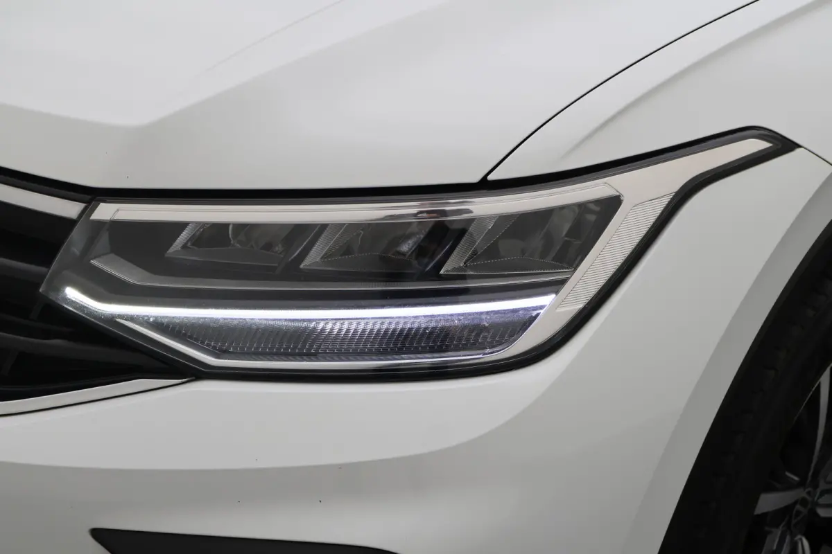 1.4 TSI DSG Plug-in Hybrid Life Virtual Cockpit, ACC, Camera, Apple CarPlay, PDC, Stoelverwarming, 17”