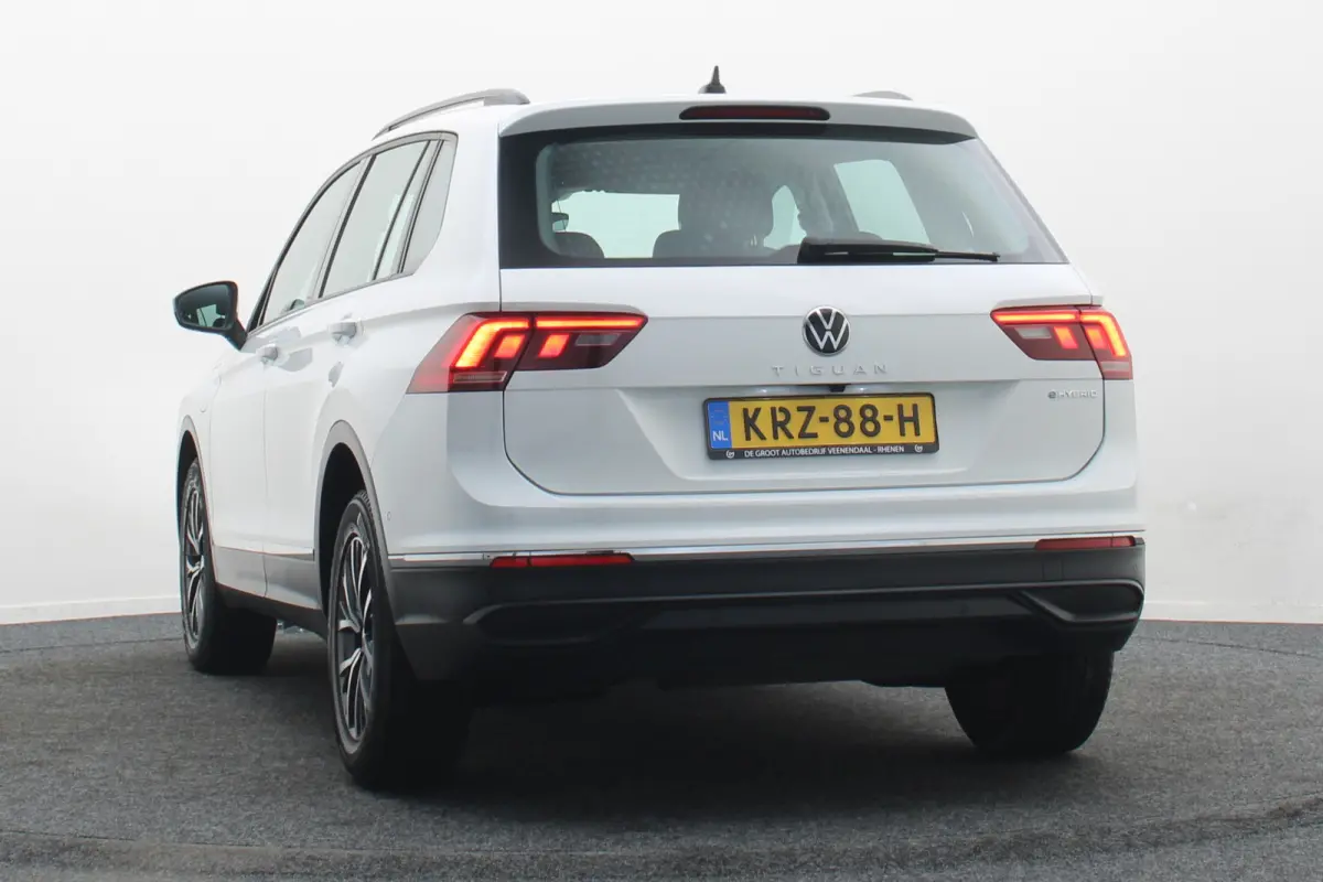 1.4 TSI DSG Plug-in Hybrid Life Virtual Cockpit, ACC, Camera, Apple CarPlay, PDC, Stoelverwarming, 17”