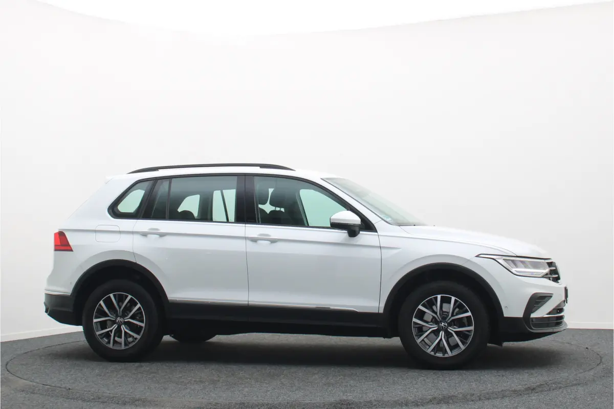 1.4 TSI DSG Plug-in Hybrid Life Virtual Cockpit, ACC, Camera, Apple CarPlay, PDC, Stoelverwarming, 17”