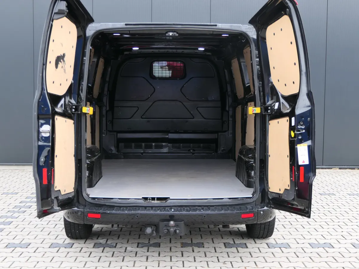 320 2.0 TDCI 185pk Automaat L2H1 Sport | Camera | BLIS | Navigatie | Bijrijdersbank | Trekhaak | CarPlay/Android Auto