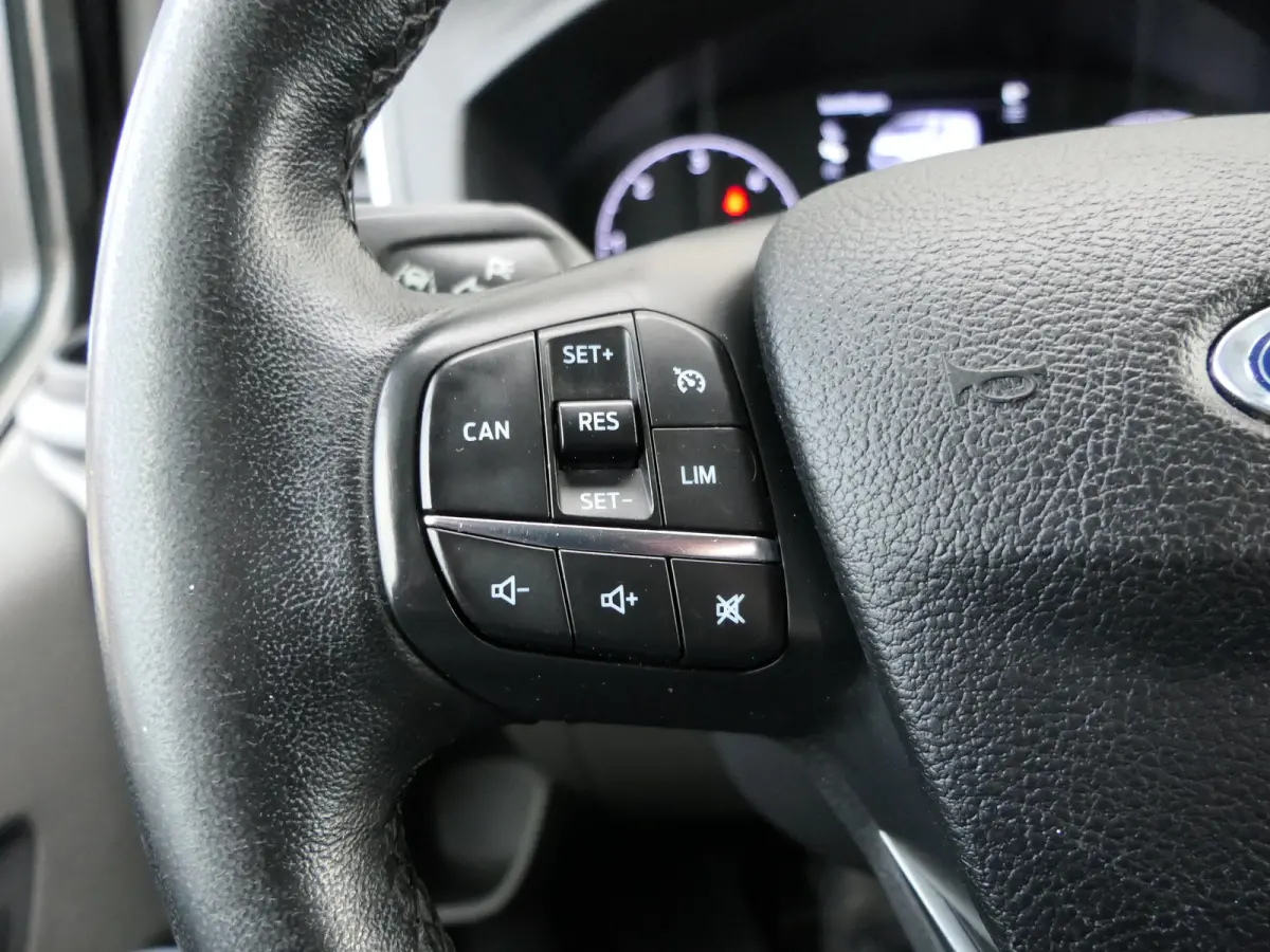 320 2.0 TDCI 185pk Automaat L2H1 Sport | Camera | BLIS | Navigatie | Bijrijdersbank | Trekhaak | CarPlay/Android Auto