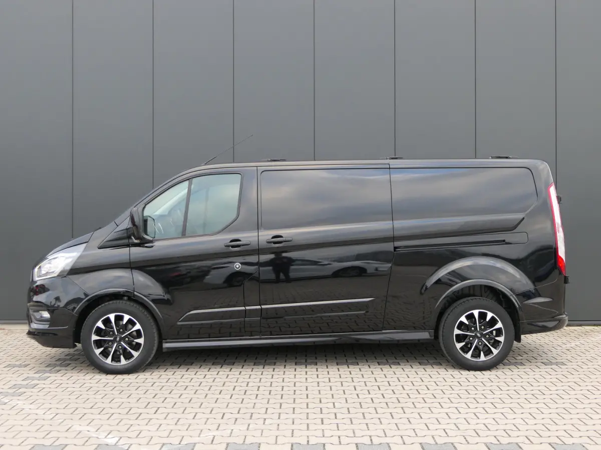 320 2.0 TDCI 185pk Automaat L2H1 Sport | Camera | BLIS | Navigatie | Bijrijdersbank | Trekhaak | CarPlay/Android Auto