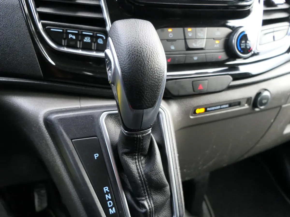 320 2.0 TDCI 185pk Automaat L2H1 Sport | Camera | BLIS | Navigatie | Bijrijdersbank | Trekhaak | CarPlay/Android Auto