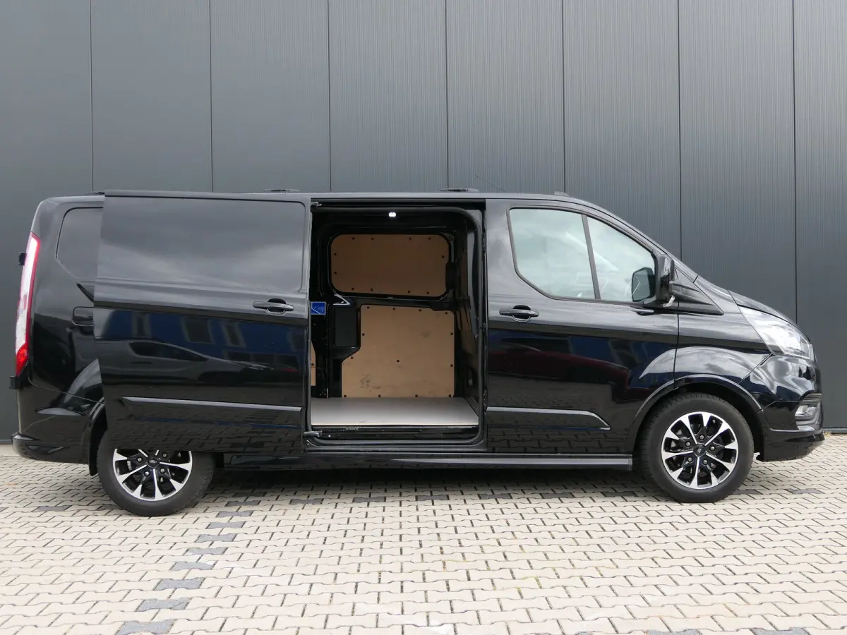 320 2.0 TDCI 185pk Automaat L2H1 Sport | Camera | BLIS | Navigatie | Bijrijdersbank | Trekhaak | CarPlay/Android Auto