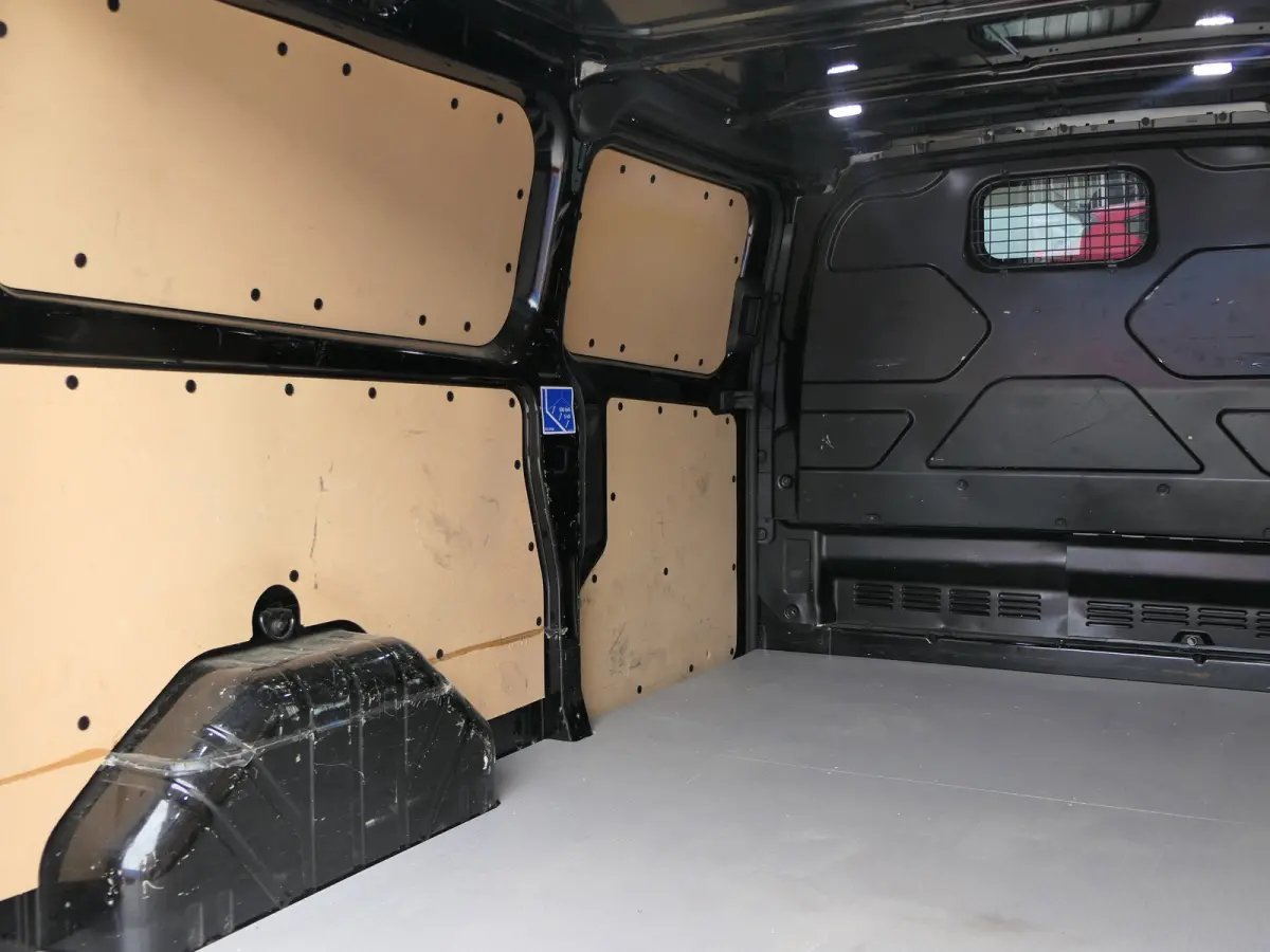 320 2.0 TDCI 185pk Automaat L2H1 Sport | Camera | BLIS | Navigatie | Bijrijdersbank | Trekhaak | CarPlay/Android Auto