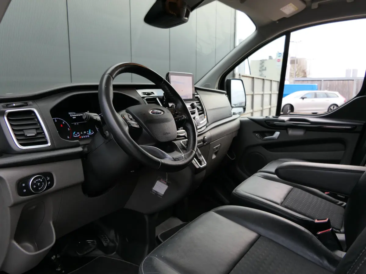 320 2.0 TDCI 185pk Automaat L2H1 Sport | Camera | BLIS | Navigatie | Bijrijdersbank | Trekhaak | CarPlay/Android Auto