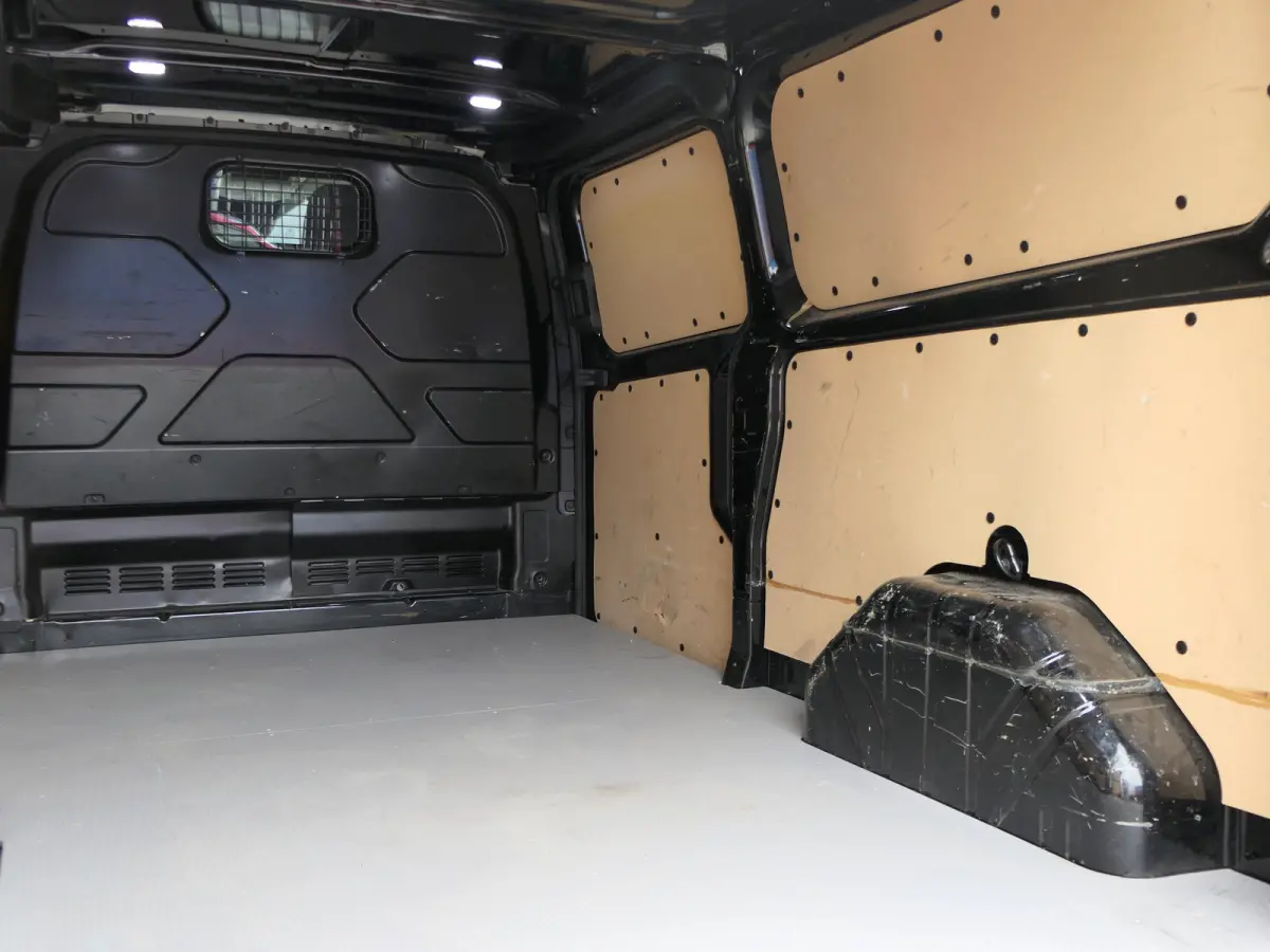 320 2.0 TDCI 185pk Automaat L2H1 Sport | Camera | BLIS | Navigatie | Bijrijdersbank | Trekhaak | CarPlay/Android Auto