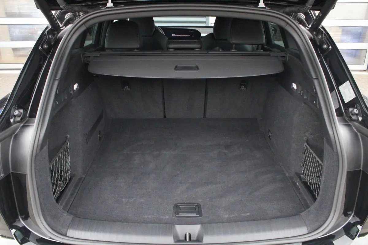 Performance 306pk S-Line Edition 100 kWh | Luchtvering | Rondomzicht Camera | 21" LMV | Stuurverwarming