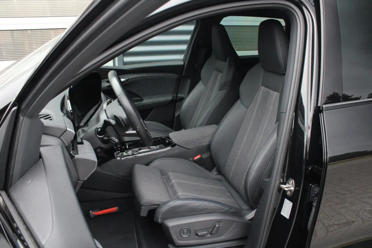 Performance 306pk S-Line Edition 100 kWh | Luchtvering | Rondomzicht Camera | 21" LMV | Stuurverwarming