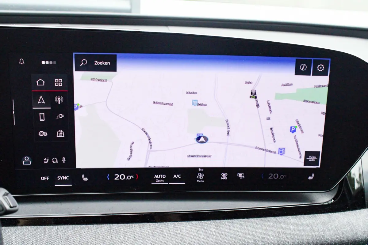 Performance 306pk S-Line Edition 100 kWh | Luchtvering | Rondomzicht Camera | 21" LMV | Stuurverwarming