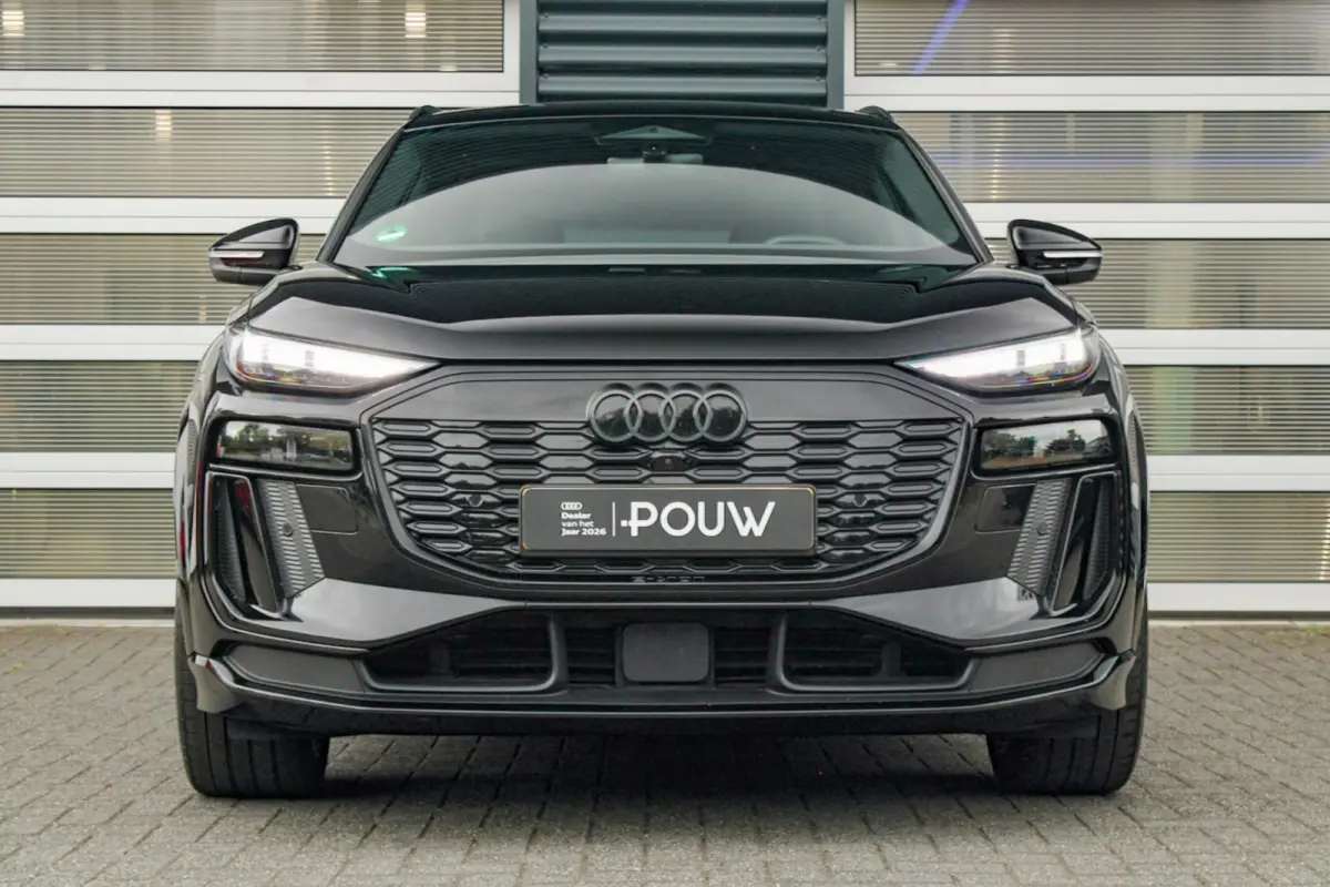 Performance 306pk S-Line Edition 100 kWh | Luchtvering | Rondomzicht Camera | 21" LMV | Stuurverwarming