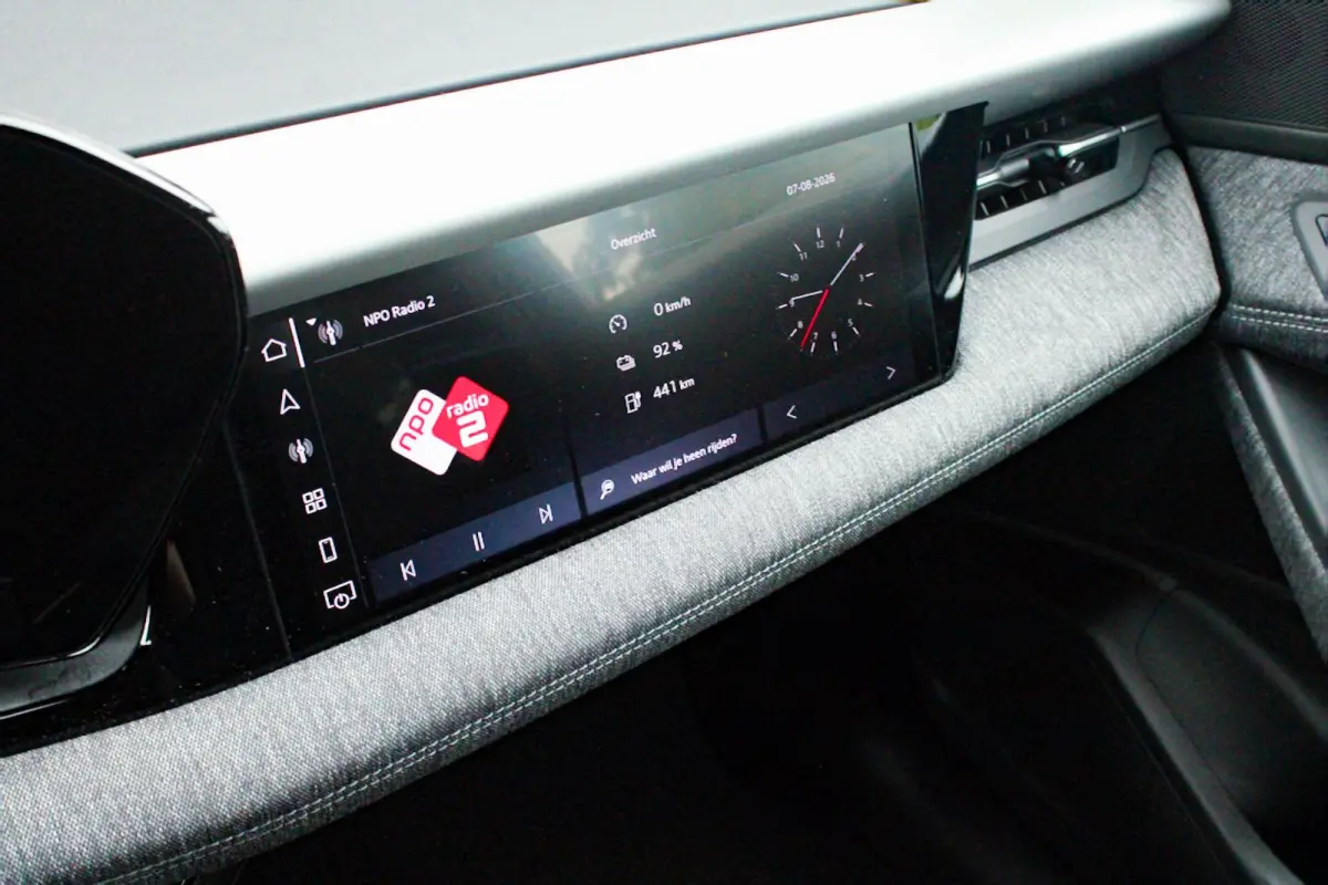Performance 306pk S-Line Edition 100 kWh | Luchtvering | Rondomzicht Camera | 21" LMV | Stuurverwarming