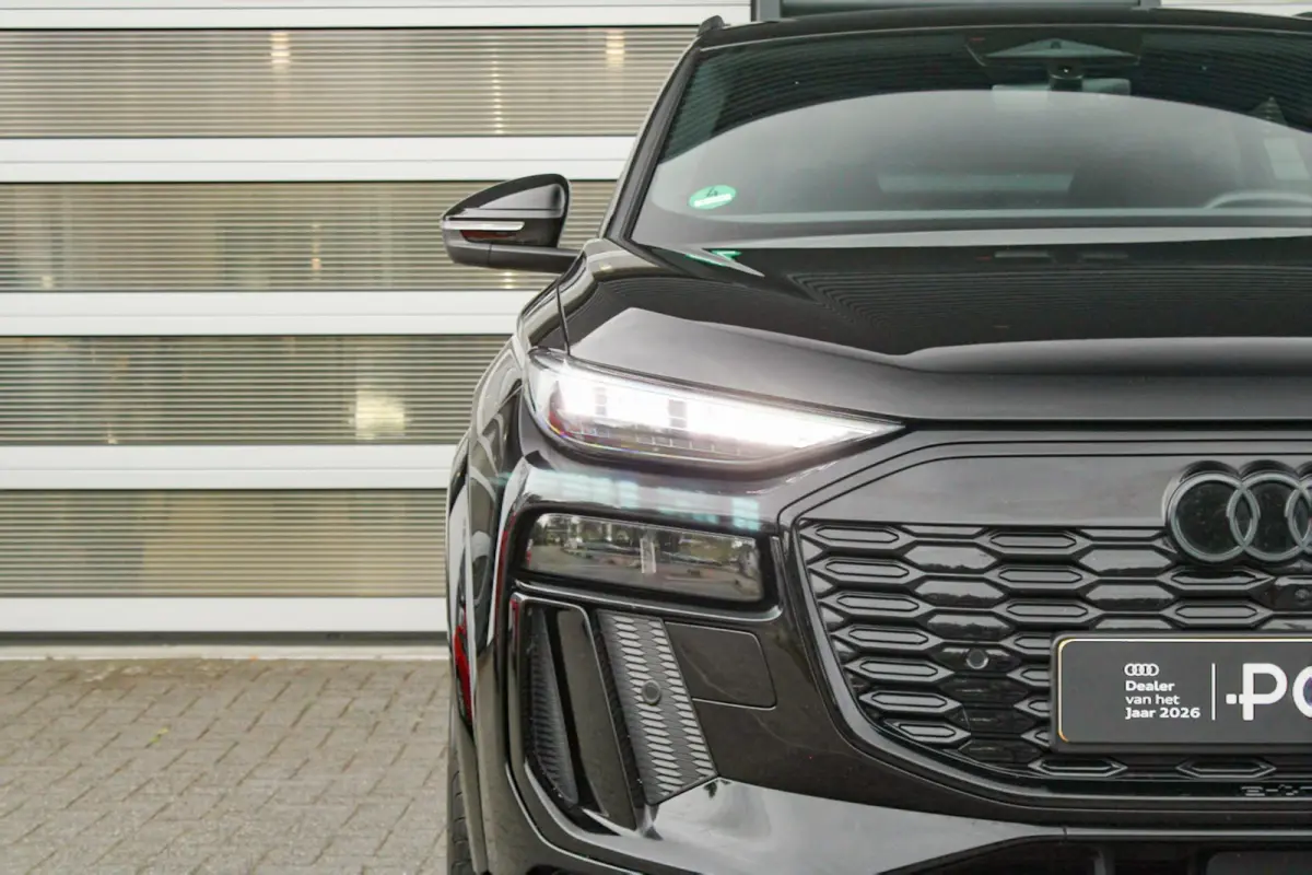 Performance 306pk S-Line Edition 100 kWh | Luchtvering | Rondomzicht Camera | 21" LMV | Stuurverwarming