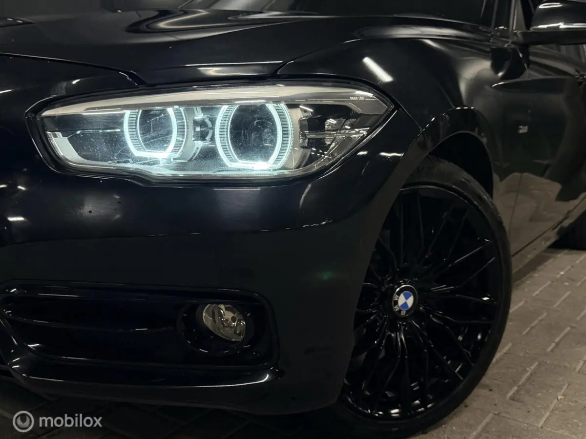 118i Centennial High Executive LED/18inch/sport