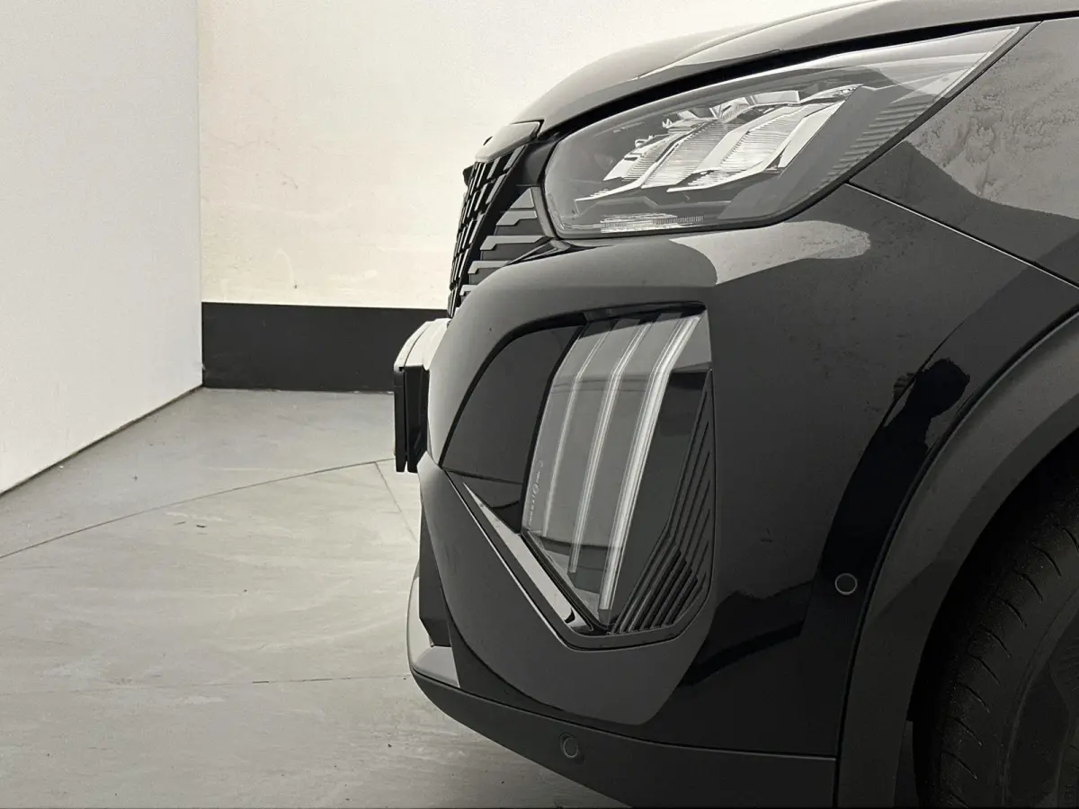 SUV Allure 130 pk Automaat | Navigatie via Apple Carplay/Android Auto | Achteruitrijcamera | Parkeersensoren Voor en Achter | Voorstoelen Verwarmd | Dodehoek Detectie | Adaptieve Cruise Cont