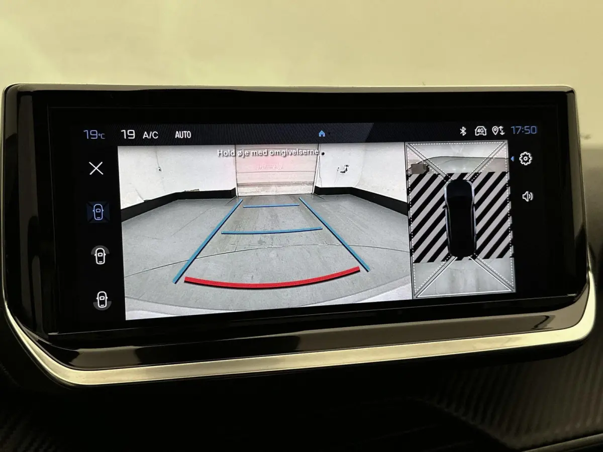 SUV Allure 130 pk Automaat | Navigatie via Apple Carplay/Android Auto | Achteruitrijcamera | Parkeersensoren Voor en Achter | Voorstoelen Verwarmd | Dodehoek Detectie | Adaptieve Cruise Cont