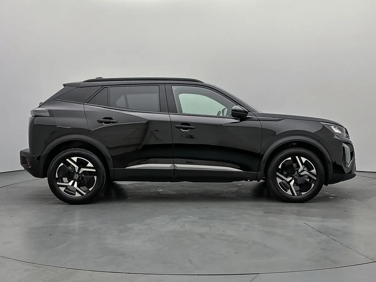 SUV Allure 130 pk Automaat | Navigatie via Apple Carplay/Android Auto | Achteruitrijcamera | Parkeersensoren Voor en Achter | Voorstoelen Verwarmd | Dodehoek Detectie | Adaptieve Cruise Cont
