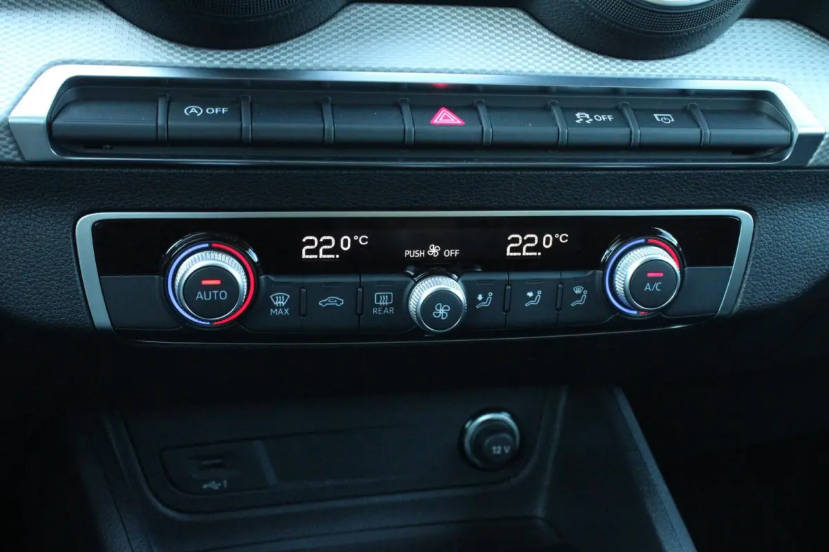 30 TFSI 110pk Pro Line | Adaptieve cruise control | Carplay | Hold assist | Draadloos telefoonlader | DAB | 2-zone airco