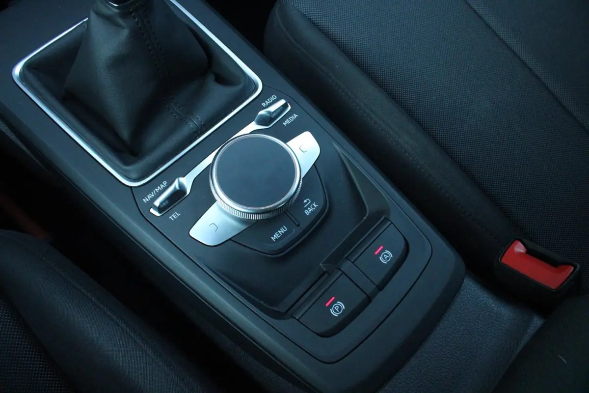 30 TFSI 110pk Pro Line | Adaptieve cruise control | Carplay | Hold assist | Draadloos telefoonlader | DAB | 2-zone airco