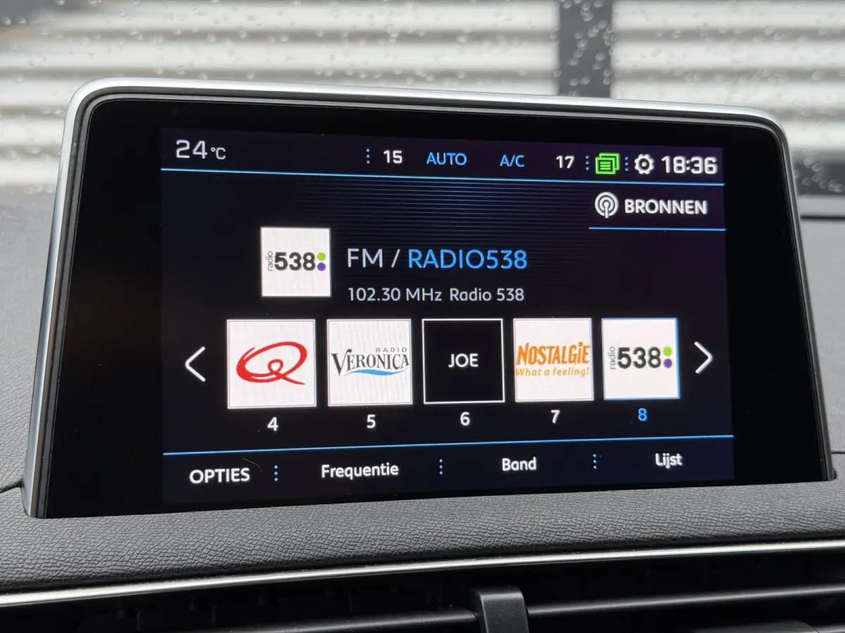 1.2 PureTech Crossway 1e Eigenaar|Navi|Trekhaak|D-riem vv in 2024|i-Cockpit|Camera|Carplay|Clima|Cruise|Elektr. Achterklep|APK tot 07-2027