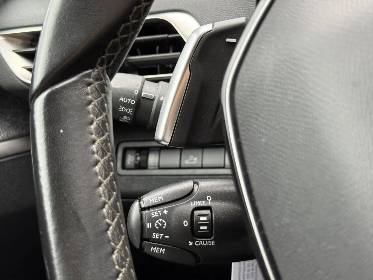 1.2 PureTech Crossway 1e Eigenaar|Navi|Trekhaak|D-riem vv in 2024|i-Cockpit|Camera|Carplay|Clima|Cruise|Elektr. Achterklep|APK tot 07-2027