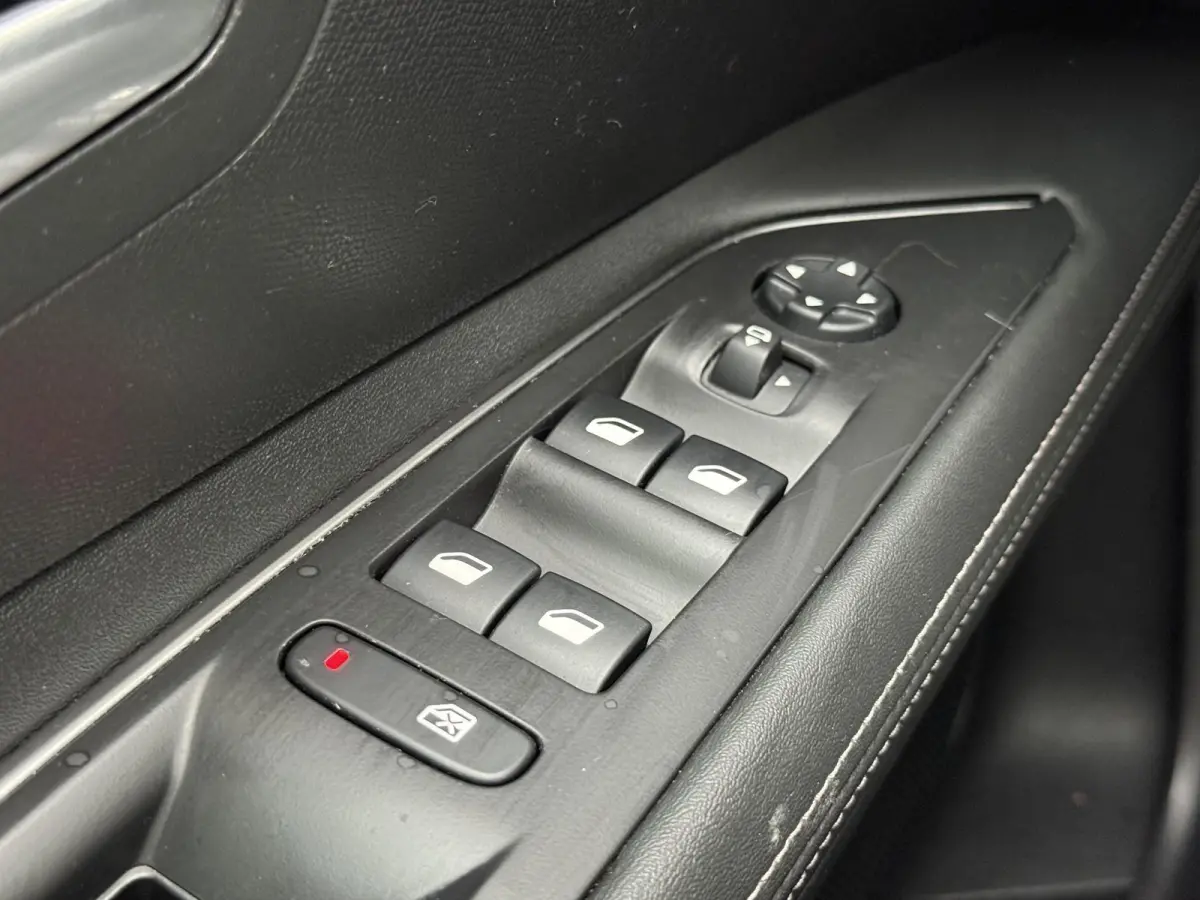 1.2 PureTech Crossway 1e Eigenaar|Navi|Trekhaak|D-riem vv in 2024|i-Cockpit|Camera|Carplay|Clima|Cruise|Elektr. Achterklep|APK tot 07-2027