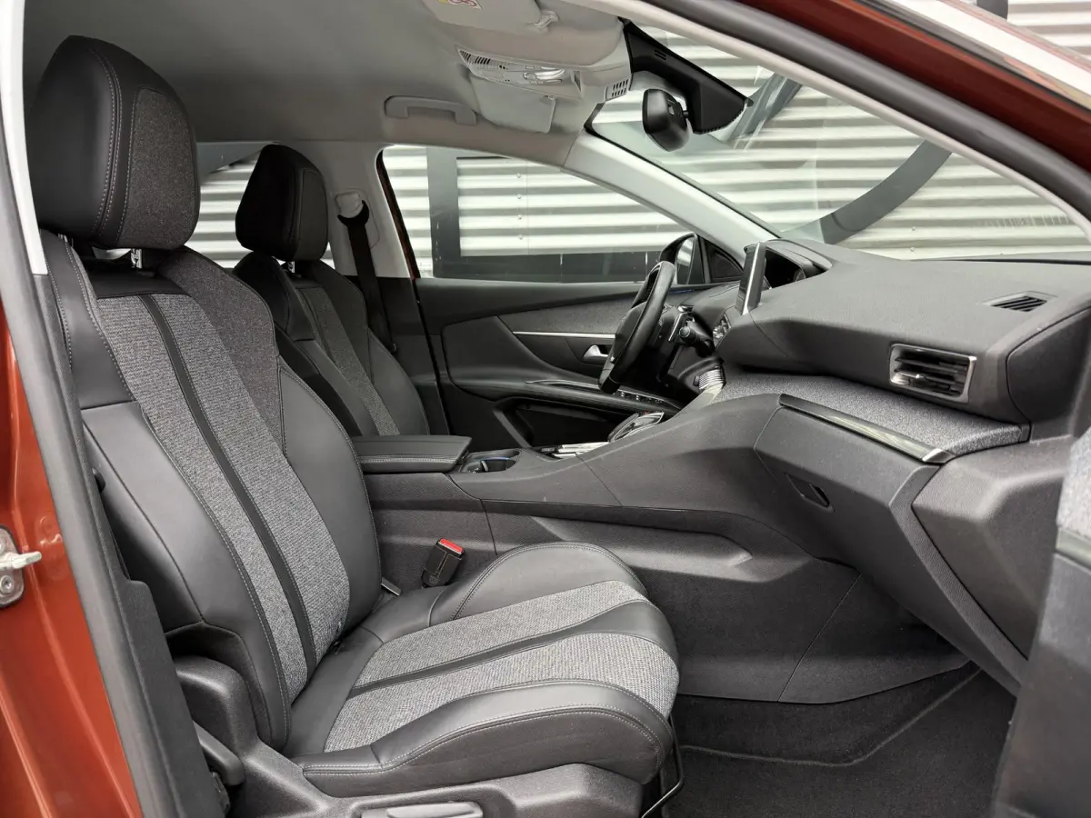 1.2 PureTech Crossway 1e Eigenaar|Navi|Trekhaak|D-riem vv in 2024|i-Cockpit|Camera|Carplay|Clima|Cruise|Elektr. Achterklep|APK tot 07-2027