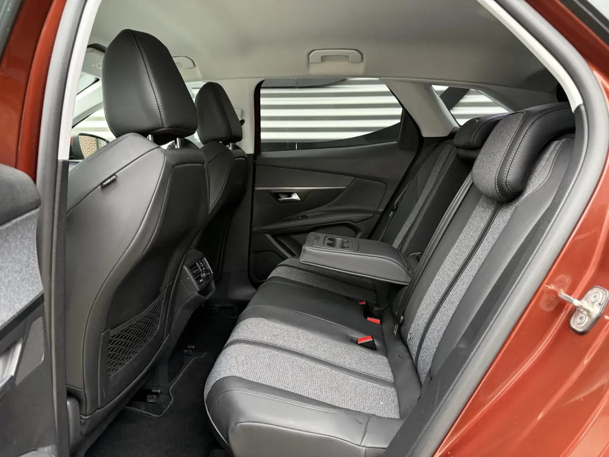 1.2 PureTech Crossway 1e Eigenaar|Navi|Trekhaak|D-riem vv in 2024|i-Cockpit|Camera|Carplay|Clima|Cruise|Elektr. Achterklep|APK tot 07-2027
