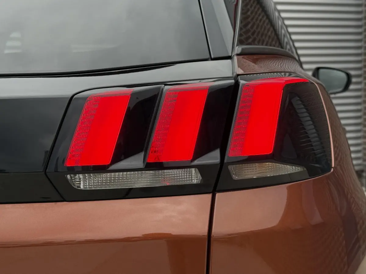 1.2 PureTech Crossway 1e Eigenaar|Navi|Trekhaak|D-riem vv in 2024|i-Cockpit|Camera|Carplay|Clima|Cruise|Elektr. Achterklep|APK tot 07-2027