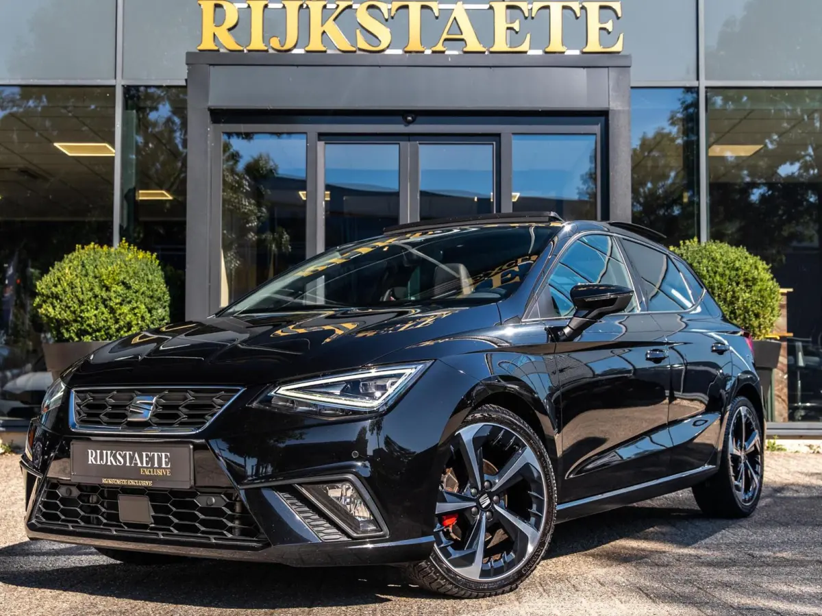 1.5 TFSI FR|PANO|CAMERA|ACC|18''|CARPLAY|STOELVW