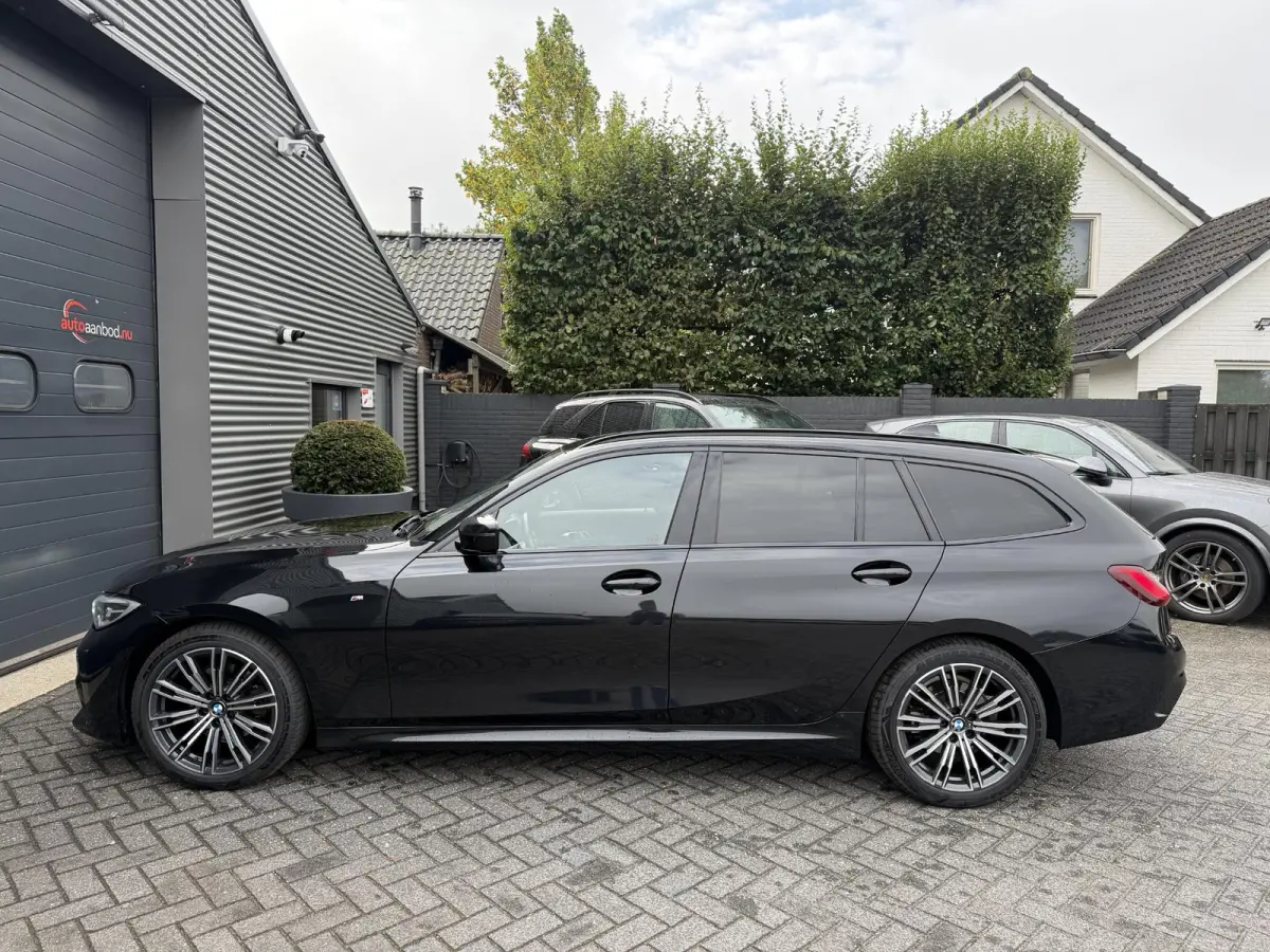 320d High Executive M-Sport | Navigatie | DAB | Parkeersensoren | Elektrische Achterklep |