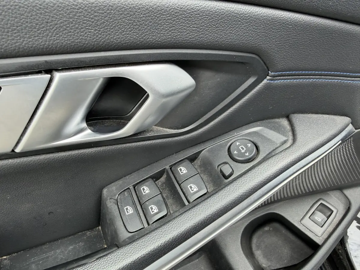 320d High Executive M-Sport | Navigatie | DAB | Parkeersensoren | Elektrische Achterklep |