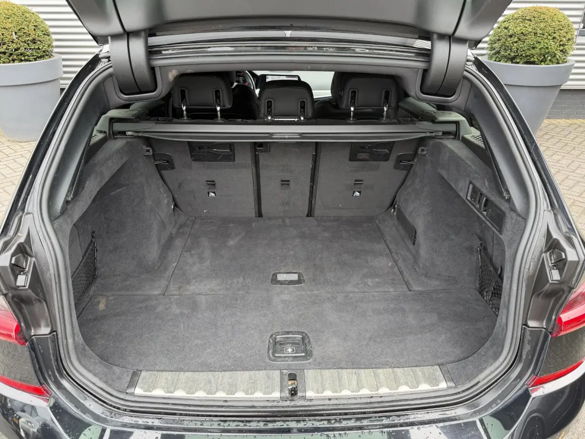 320d High Executive M-Sport | Navigatie | DAB | Parkeersensoren | Elektrische Achterklep |