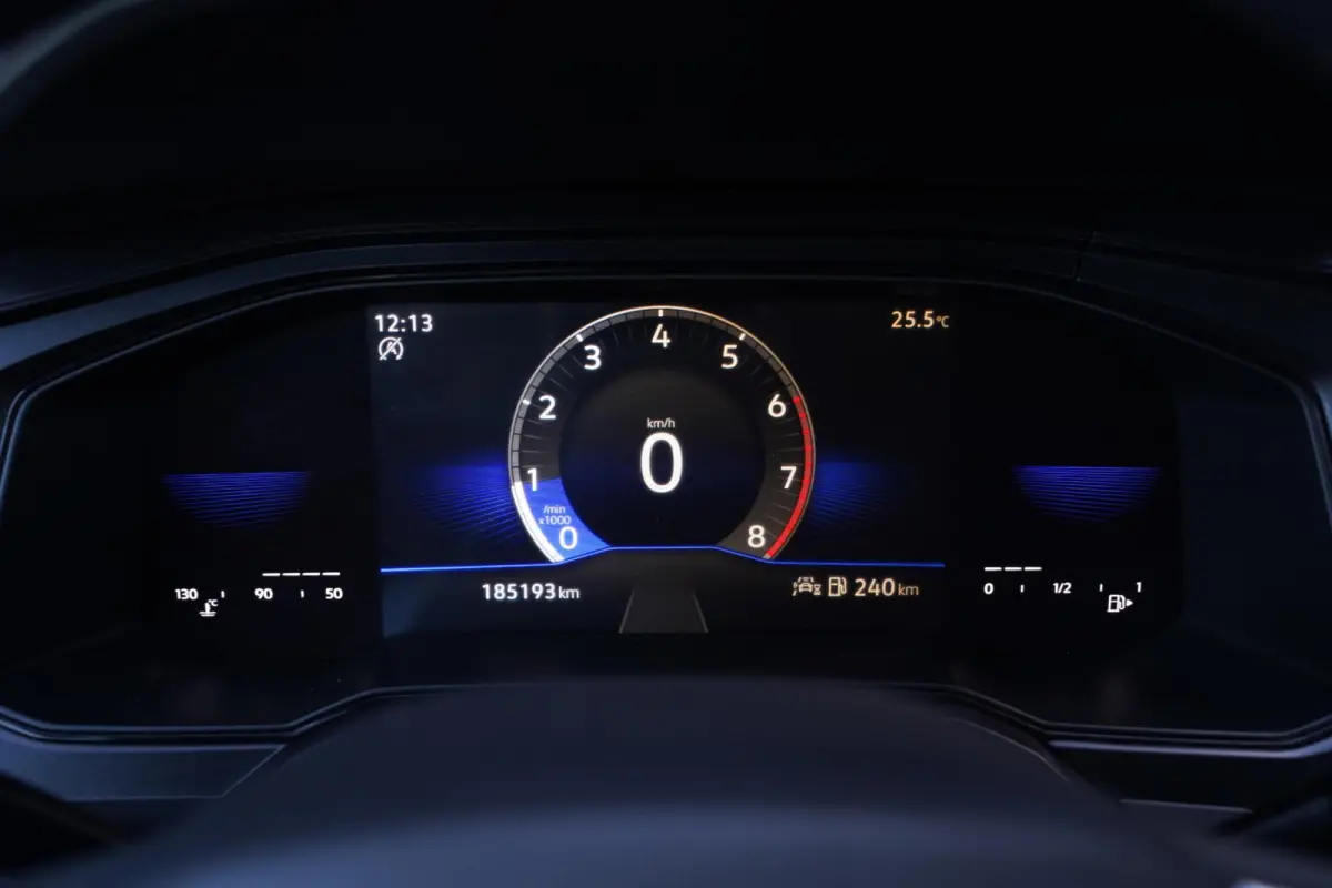 1.0 MPI Polo Airco Cruise Regensensor Licht en zicht pakket
