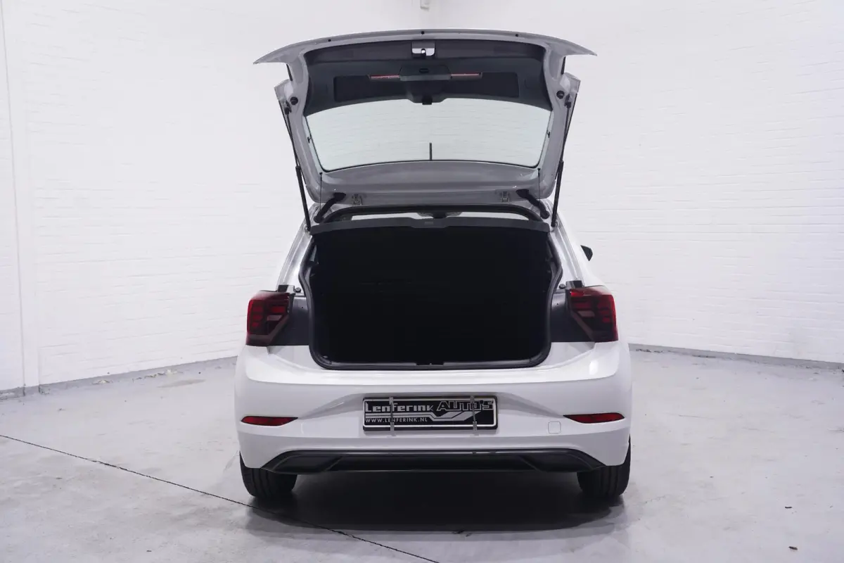 1.0 MPI Polo Airco Cruise Regensensor Licht en zicht pakket